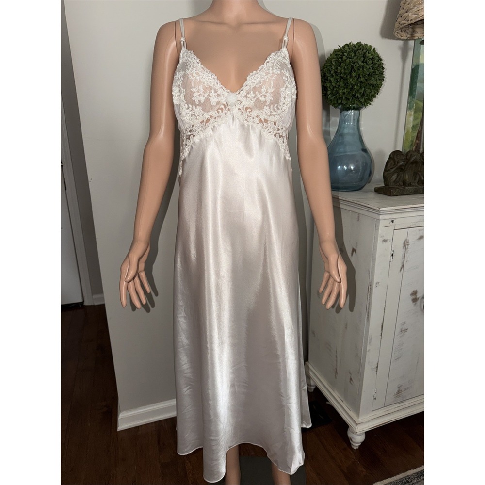 Belle Nuit Intimates Bridal White Satin Lace Beaded Nightgown Large